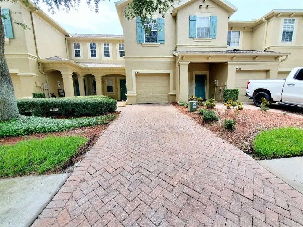17532 HUGH LANE, LAND O LAKES, FL 34638