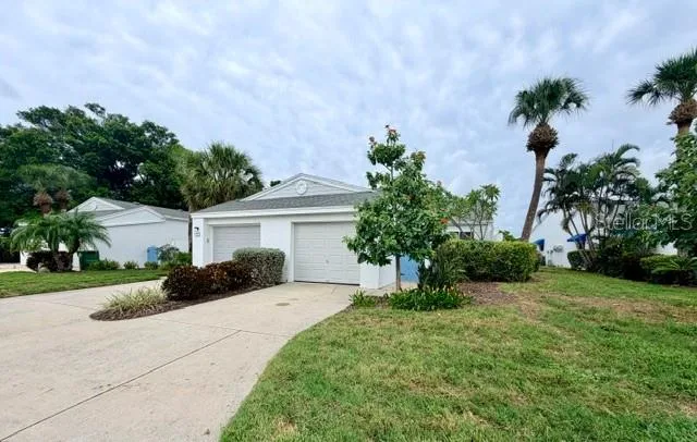 950 WATERSIDE LANE, BRADENTON, FL 34209