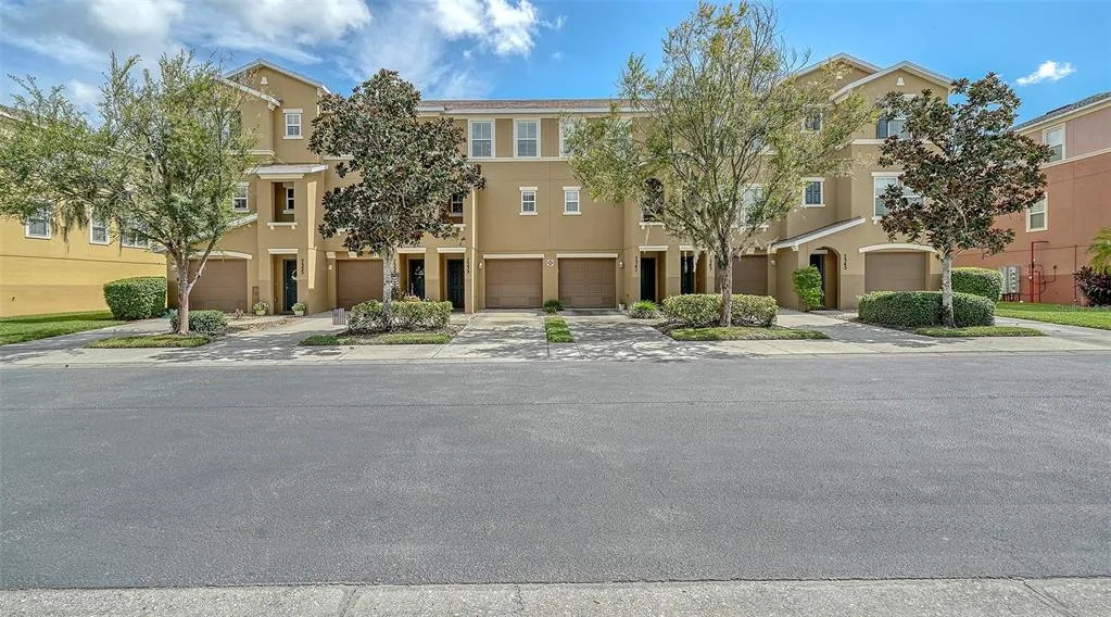 7339 BLACK WALNUT WAY, LAKEWOOD RANCH, FL 34202