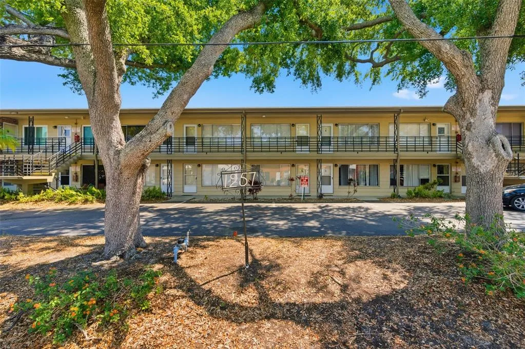 1257 DREW STREET # 14, CLEARWATER, FL 33755