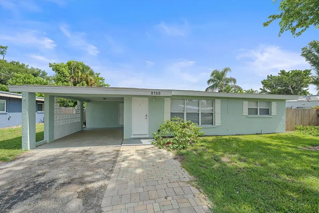2135 LEE LANE, SARASOTA, FL 34231