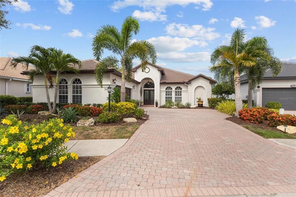 7622 DESERT INN WAY, BRADENTON, FL 34202