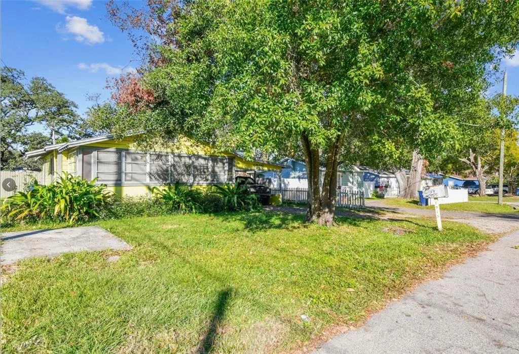 1915 W FERN STREET, TAMPA, FL 33604
