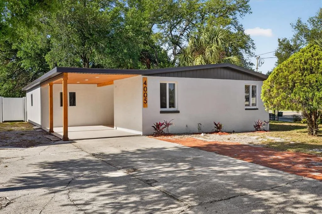 4005 E HENRY AVENUE, TAMPA, FL 33610