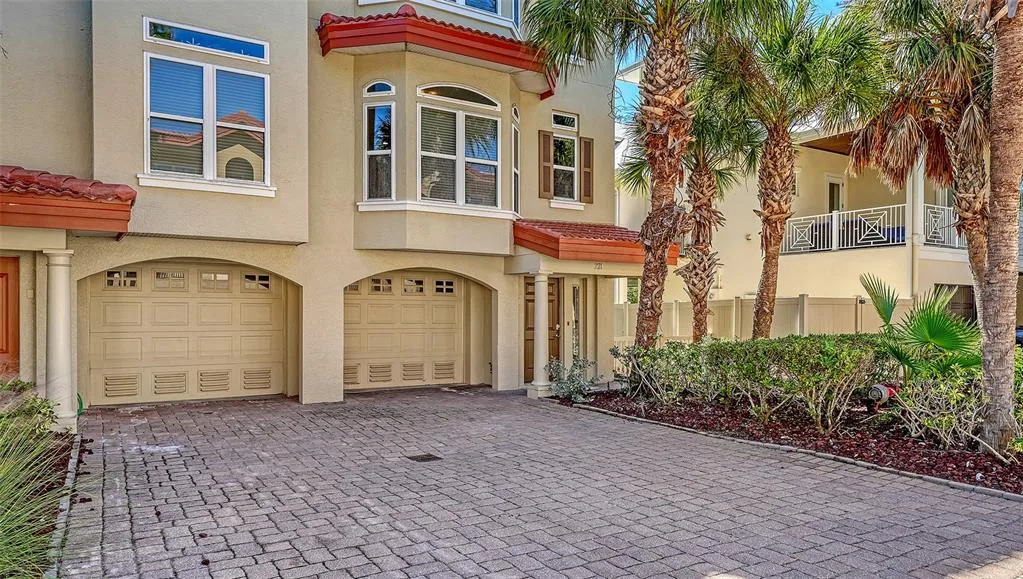 221 17TH STREET N, BRADENTON BEACH, FL 34217