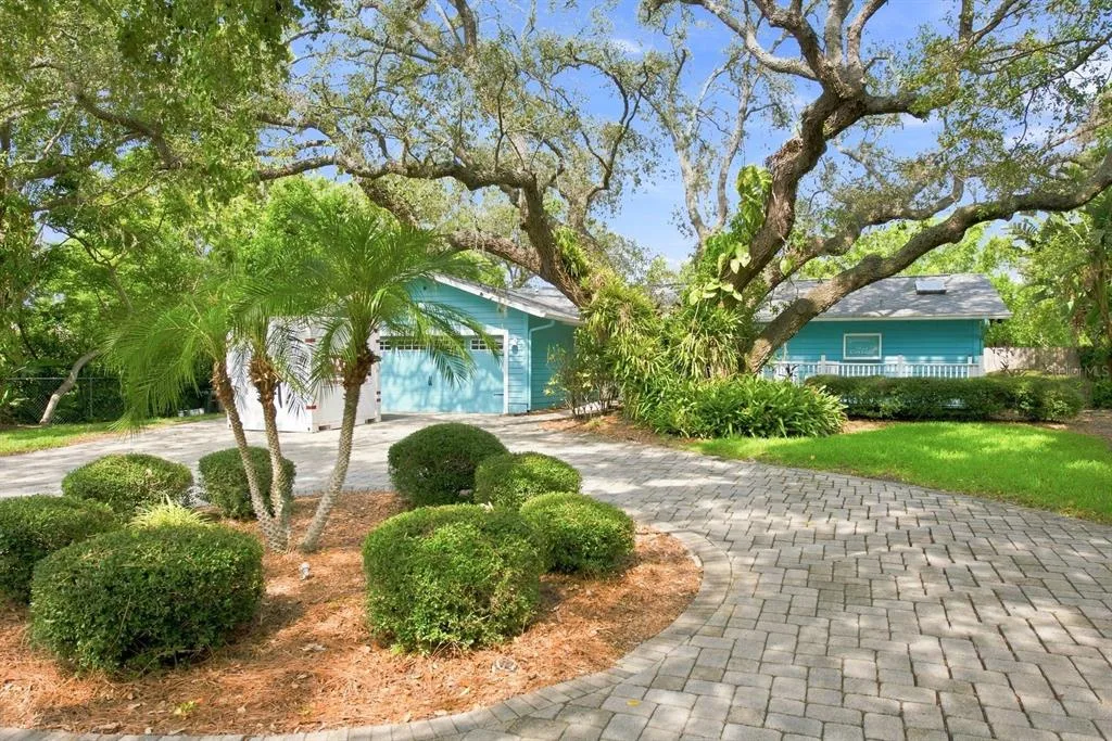 1111 CARLTON ROAD, TARPON SPRINGS, FL 34689