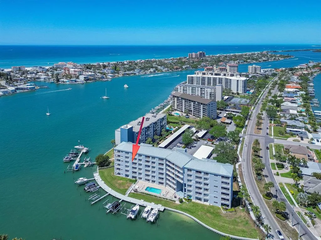 610 ISLAND WAY # 407, CLEARWATER BEACH, FL 33767