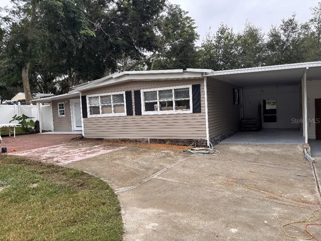 16975 SE 249TH AVENUE, UMATILLA, FL 32784