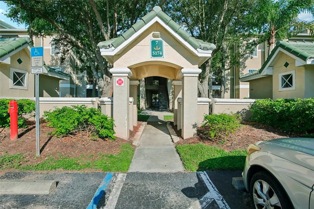 5174 NORTHRIDGE ROAD # 104, SARASOTA, FL 34238