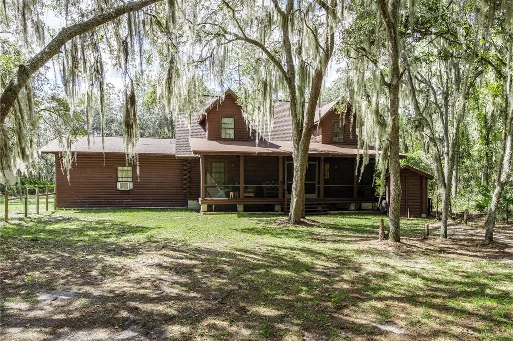 239 RILEY LAKE DRIVE, HAWTHORNE, FL 32640
