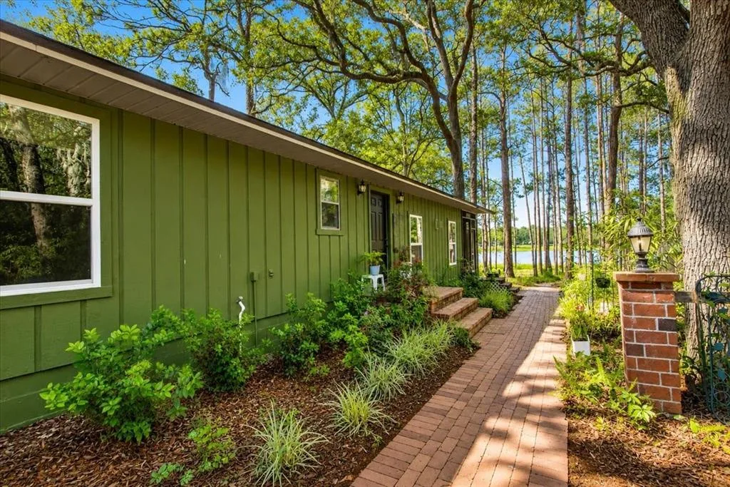 235 ASHLEY LAKE DRIVE, MELROSE, FL 32666
