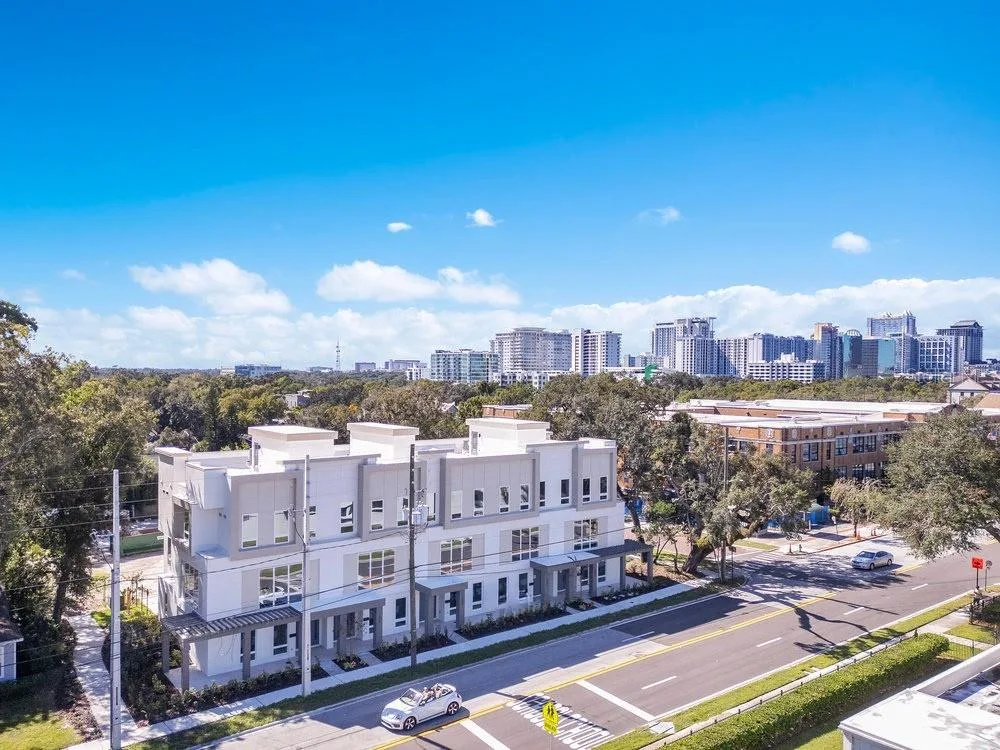 1008 E ROBINSON, ORLANDO, FL 32801