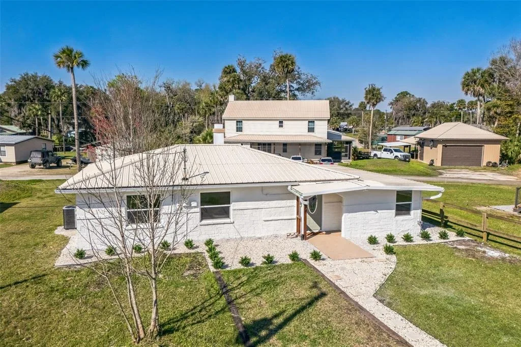9400 NE 307TH COURT, FORT MC COY, FL 32134