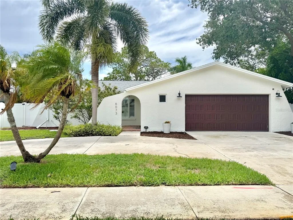 6073 TANGLEWOOD DRIVE NE, ST PETERSBURG, FL 33703