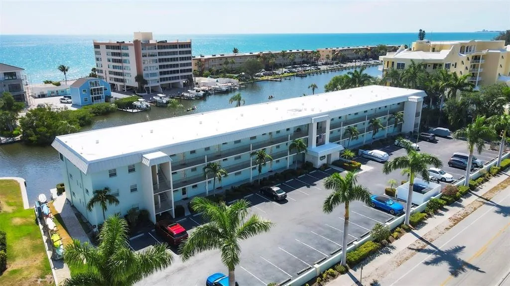 9200 MIDNIGHT PASS ROAD # 24, SARASOTA, FL 34242