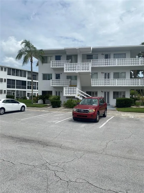 11224 82ND AVENUE # 301, SEMINOLE, FL 33772