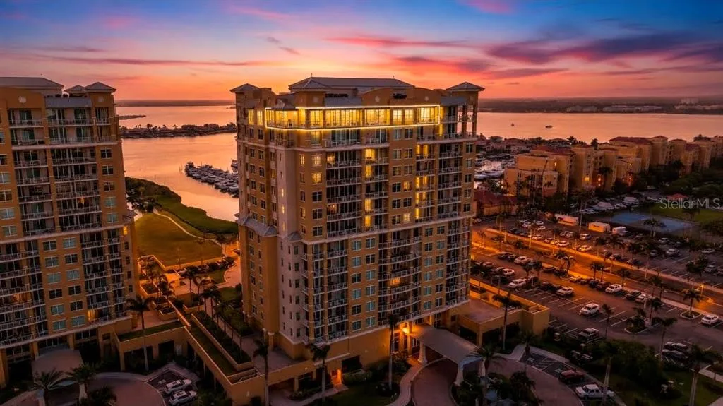 130 RIVIERA DUNES WAY # PH202, PALMETTO, FL 34221