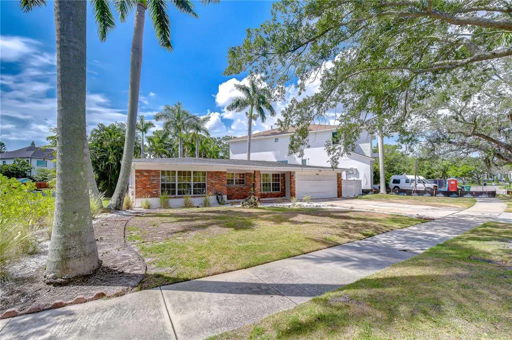 5006 W DICKENS AVENUE, TAMPA, FL 33629