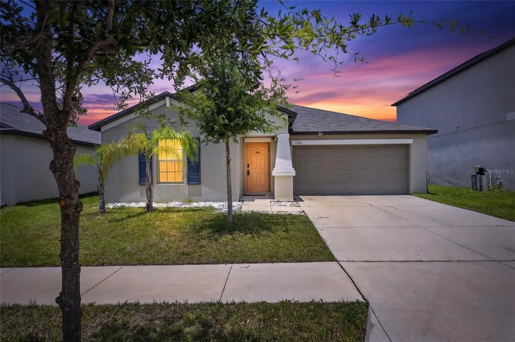 11216 KELLY GREEN AVENUE, WIMAUMA, FL 33598