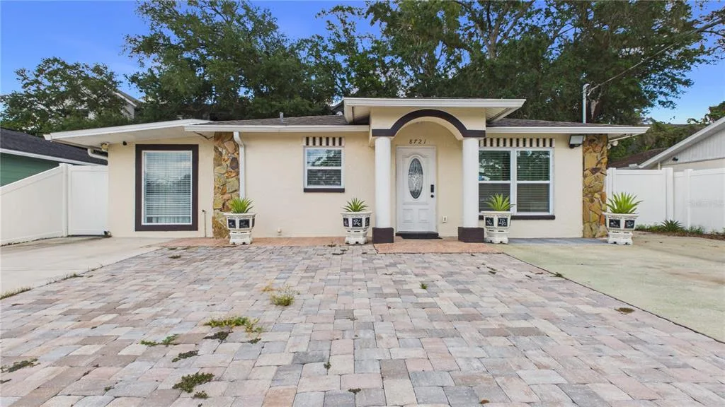 8721 N ORANGEVIEW AVENUE, TAMPA, FL 33617