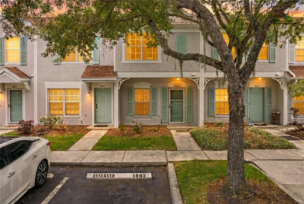 8635 HUNTERS KEY CIRCLE, TAMPA, FL 33647