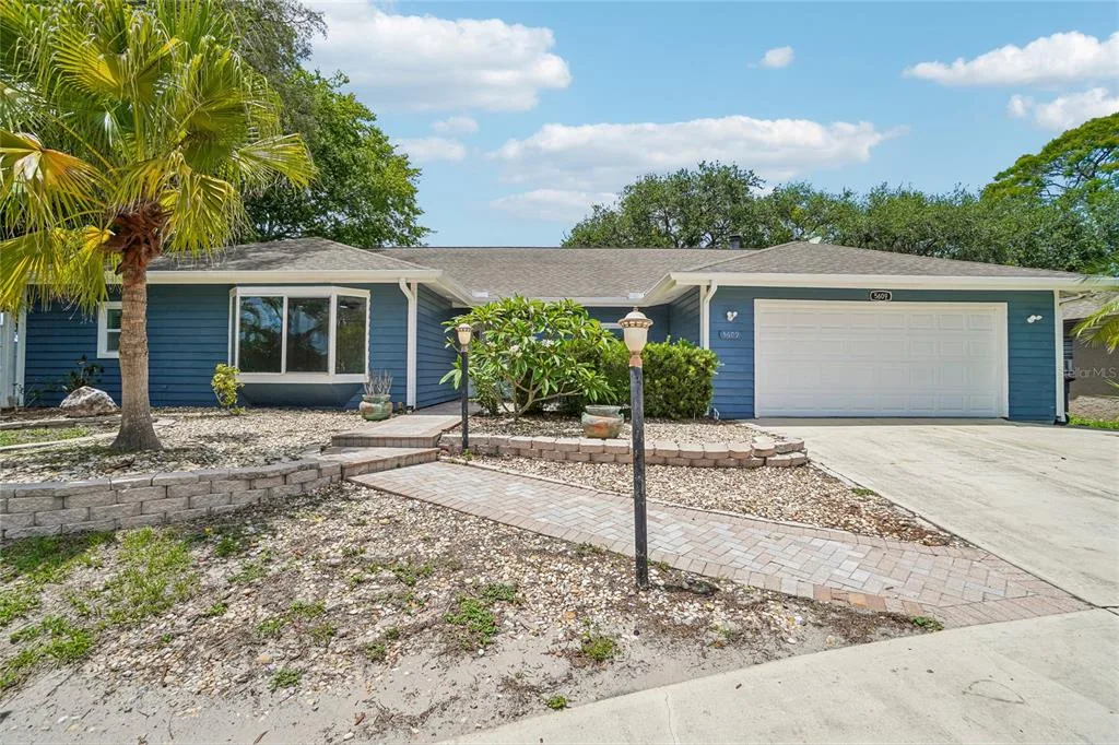 5609 EXECUTIVE DRIVE, NEW PORT RICHEY, FL 34652