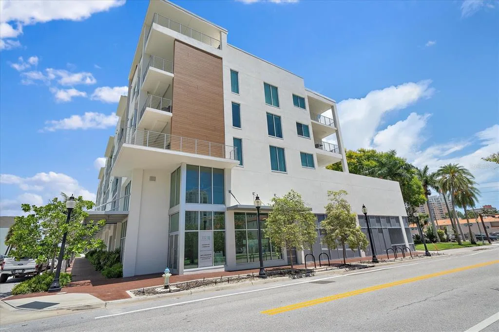332 COCOANUT AVENUE # 406, SARASOTA, FL 34236