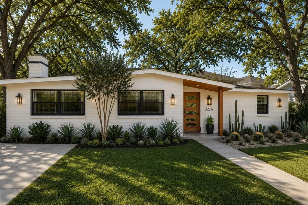 3214 W COACHMAN AVENUE, TAMPA, FL 33611