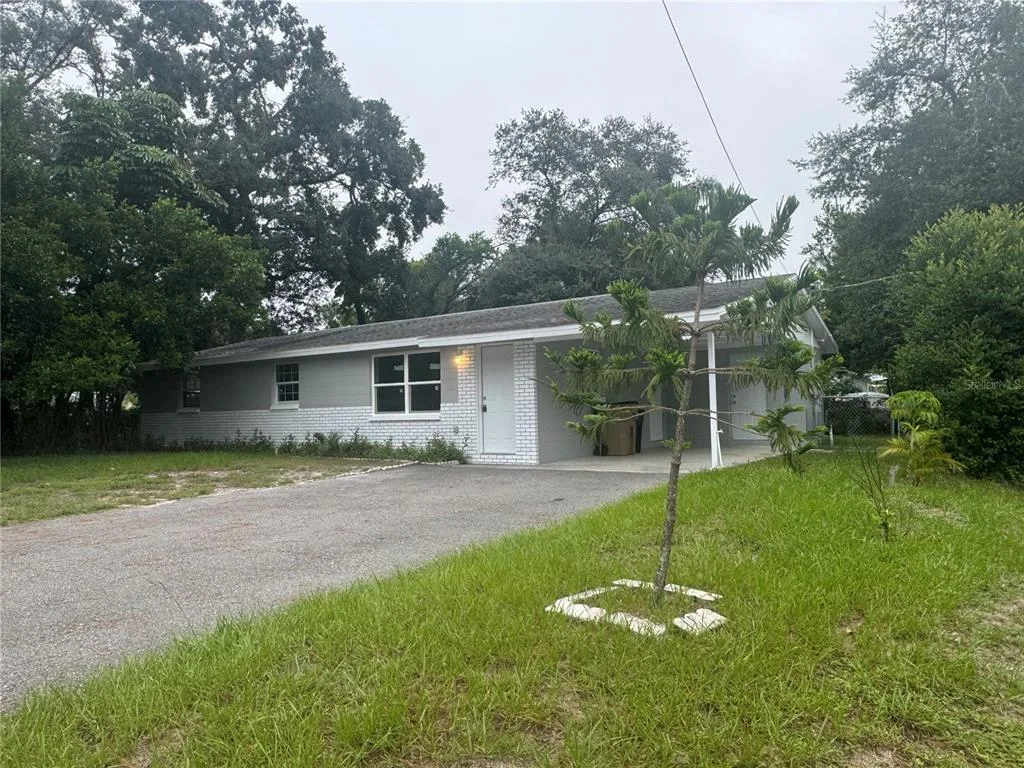 10601 N 52ND STREET, TEMPLE TERRACE, FL 33617