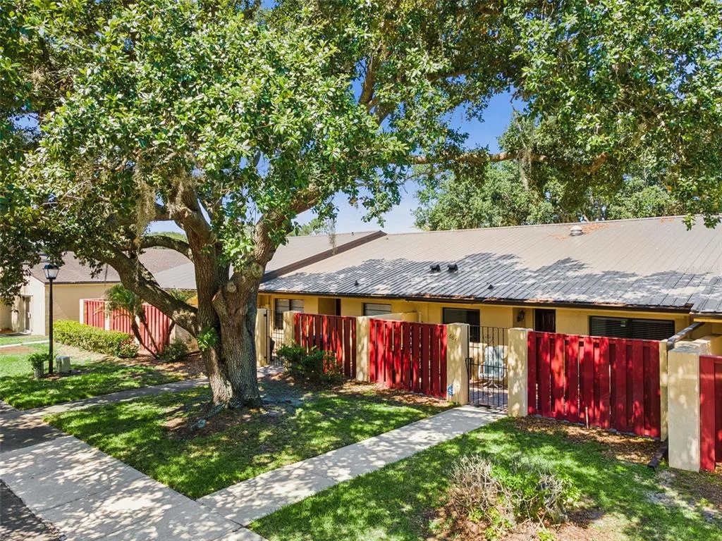 664 CLUBHOUSE ROAD, WINTER HAVEN, FL 33884