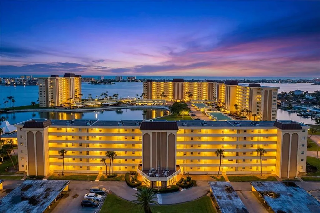 4650 COVE CIRCLE # 209, ST PETERSBURG, FL 33708