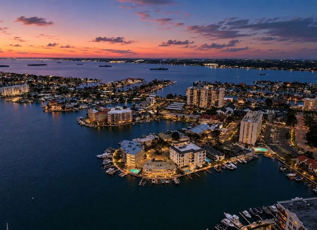 205 DOLPHIN POINT # 4, CLEARWATER BEACH, FL 33767