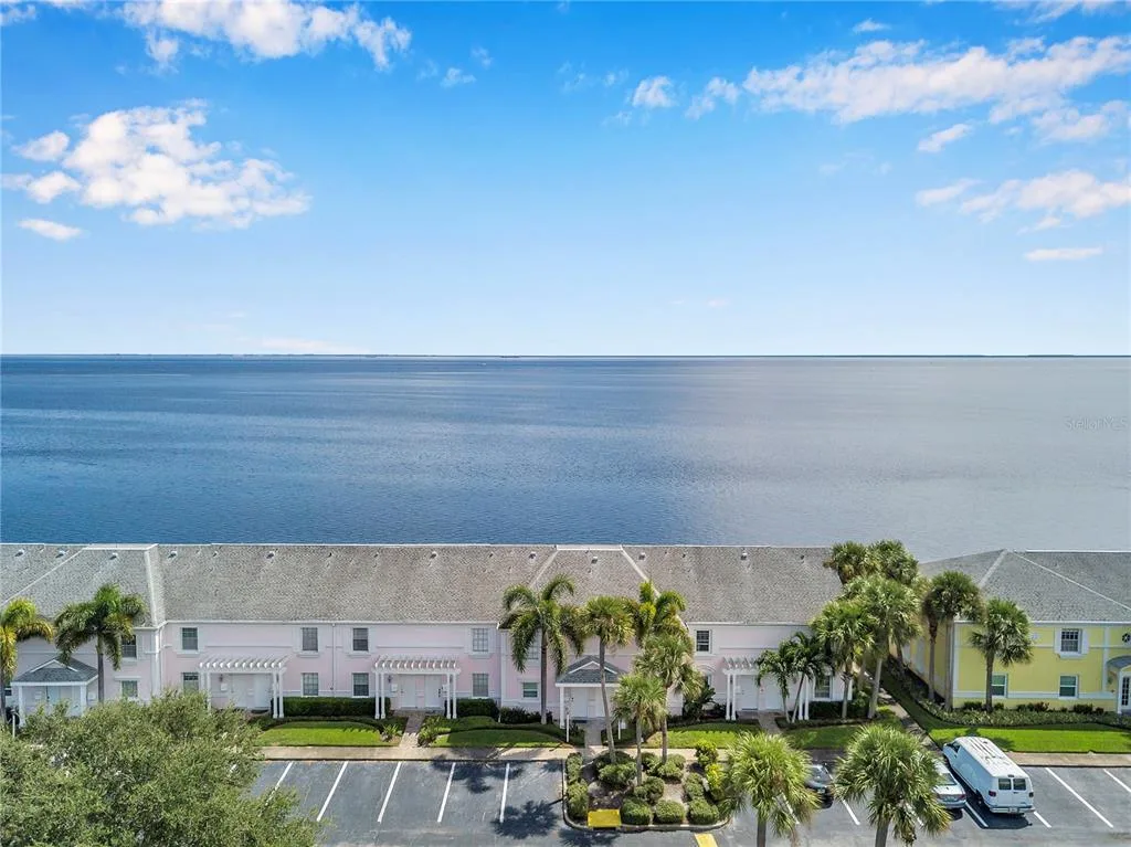 5172 COQUINA KEY DRIVE SE, ST PETERSBURG, FL 33705
