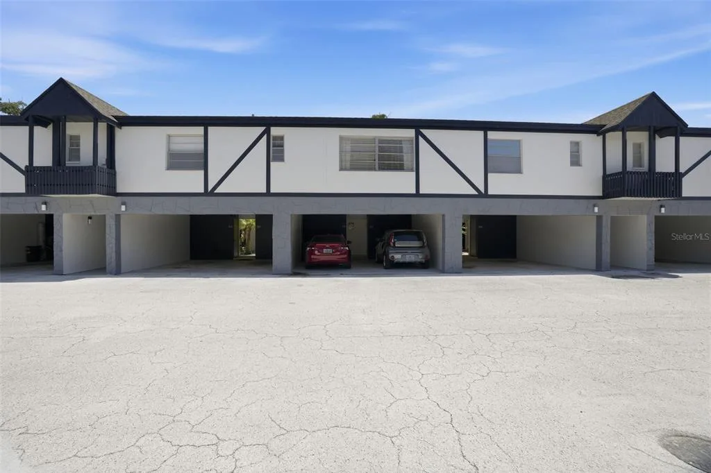 1127 KING ARTHUR COURT # 316, DUNEDIN, FL 34698