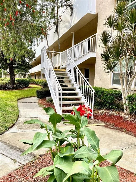 10032 65TH AVENUE N # 17, ST PETERSBURG, FL 33708