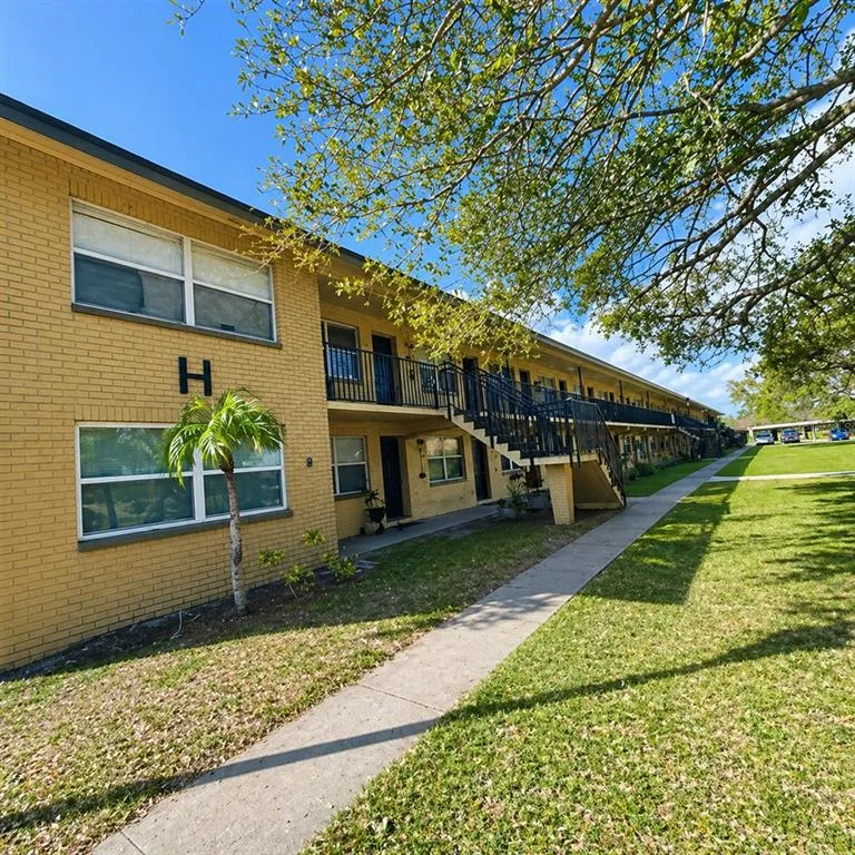 2501 HARN BOULEVARD # H27, CLEARWATER, FL 33764