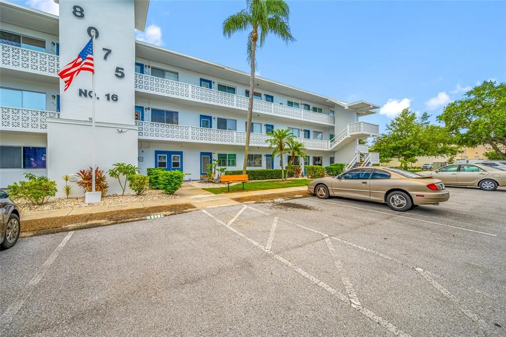 8075 112TH STREET # 104, SEMINOLE, FL 33772