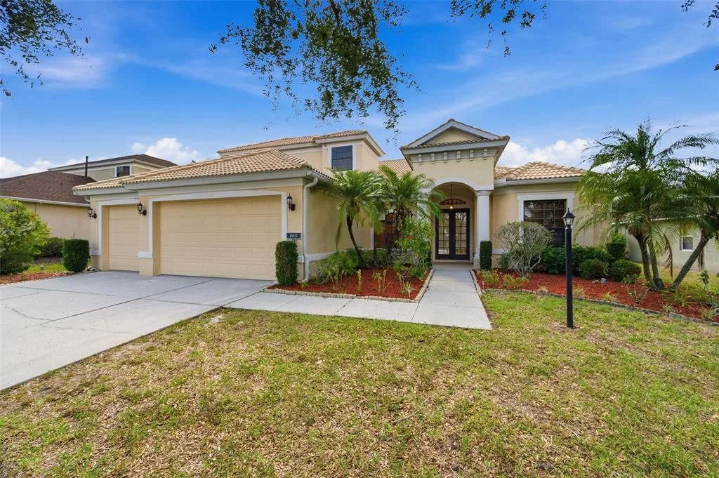6611 CHICKADEE LANE, BRADENTON, FL 34202