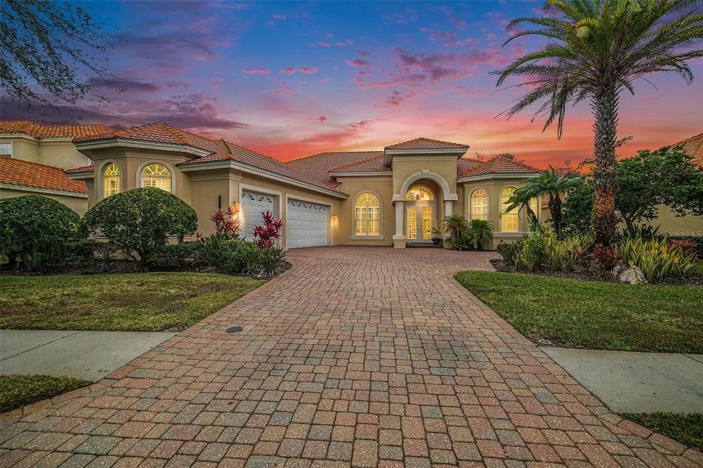8478 DUNHAM STATION DRIVE, TAMPA, FL 33647
