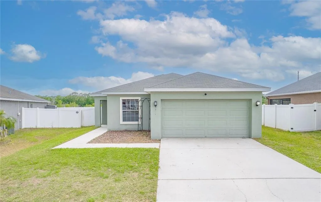 6517 BAYSTON HILL PLACE, ZEPHYRHILLS, FL 33541