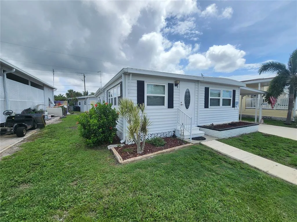 130 CAPRI DRIVE, PALMETTO, FL 34221
