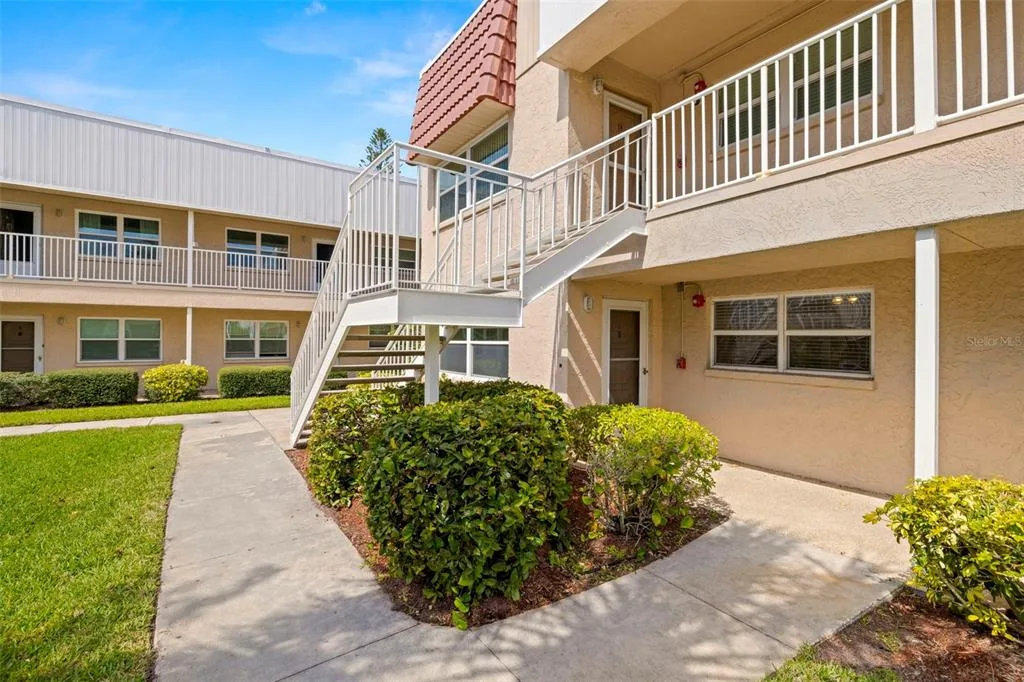 10038 62ND TERRACE N # 1, ST PETERSBURG, FL 33708