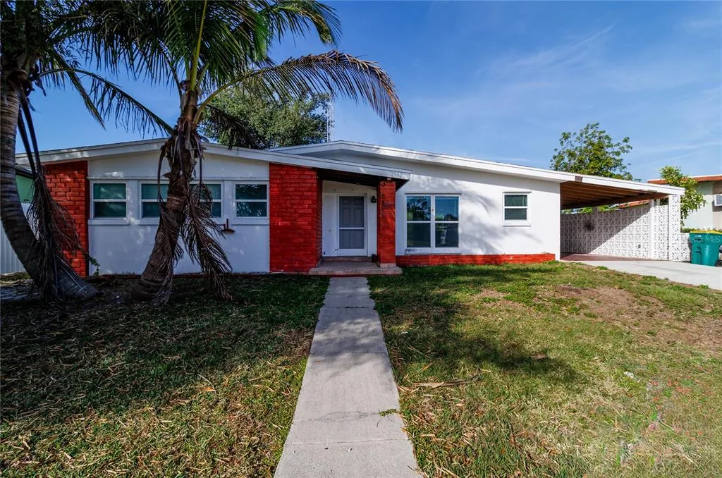 2159 FLOYD COURT, PORT CHARLOTTE, FL 33952