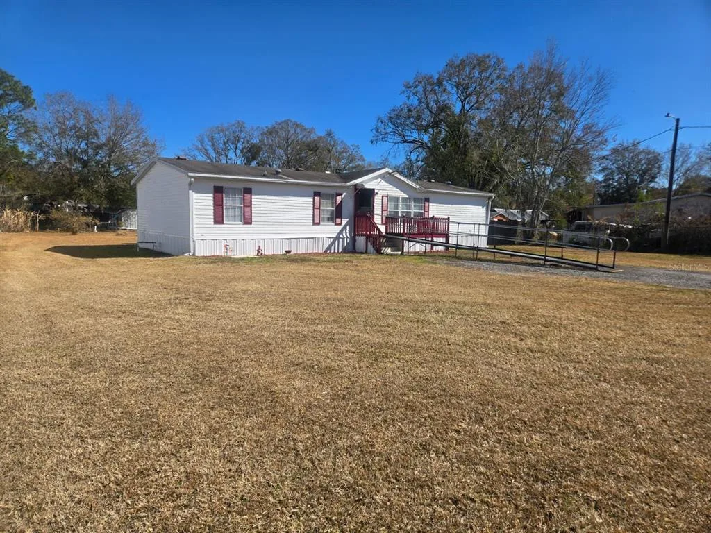6106 MANGROVE DRIVE, WESLEY CHAPEL, FL 33544