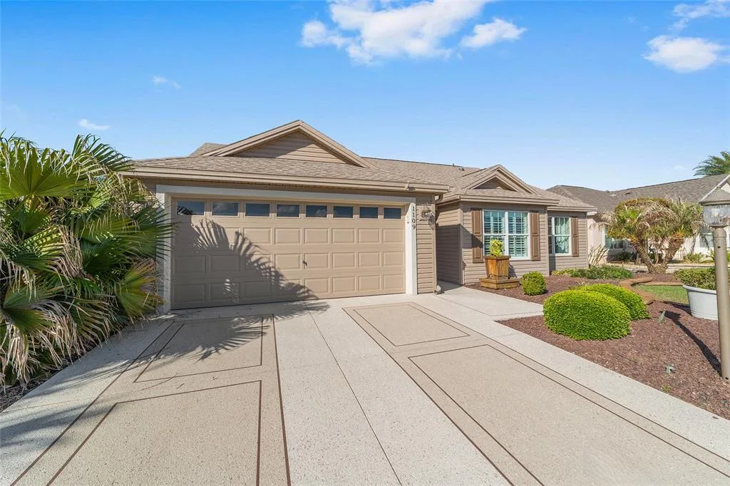 1109 ALCOVE LOOP, THE VILLAGES, FL 32162