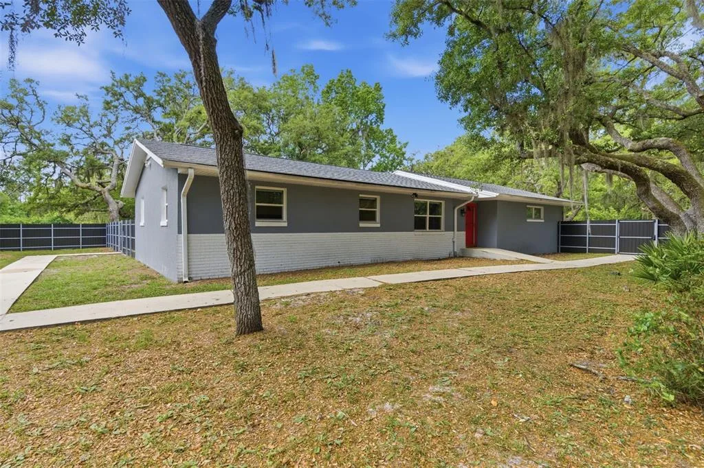 176 LAKE EVA DRIVE, CHULUOTA, FL 32766