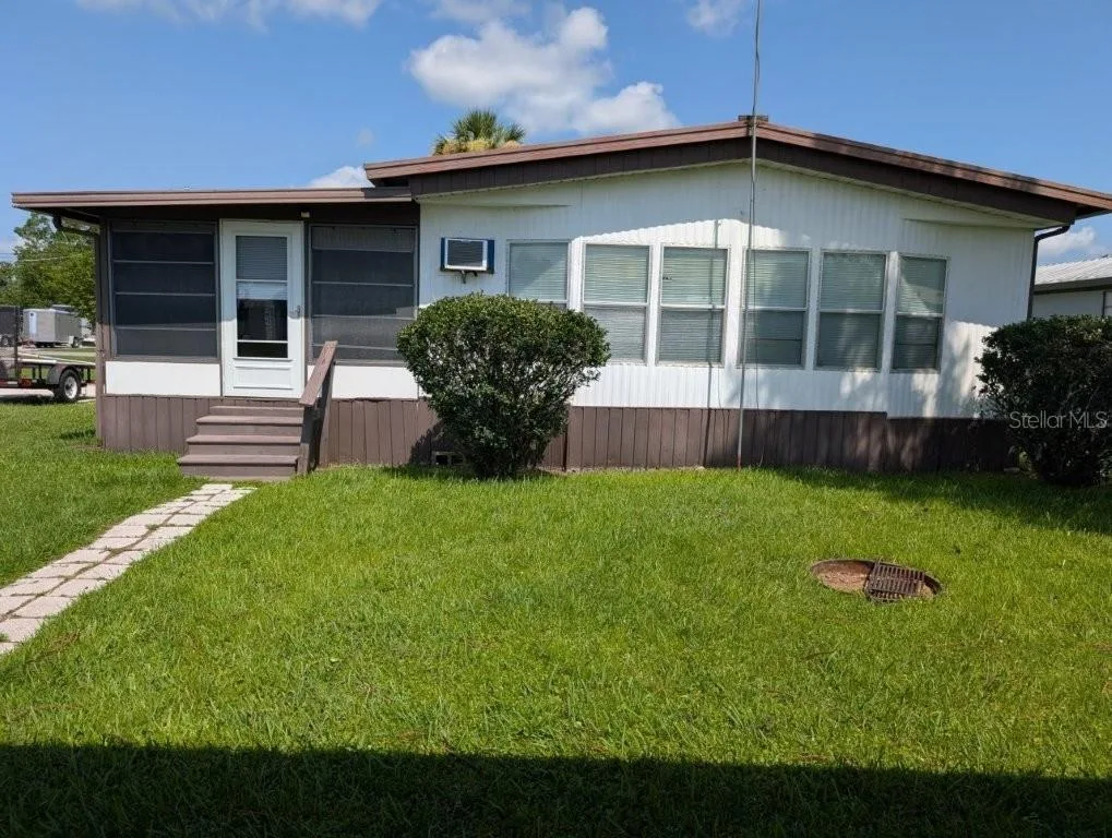 154 MOONLITE DRIVE, WELAKA, FL 32193