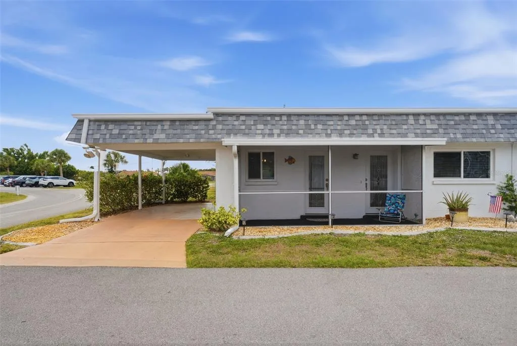 690 CIRCLEWOOD DRIVE # W8, VENICE, FL 34293