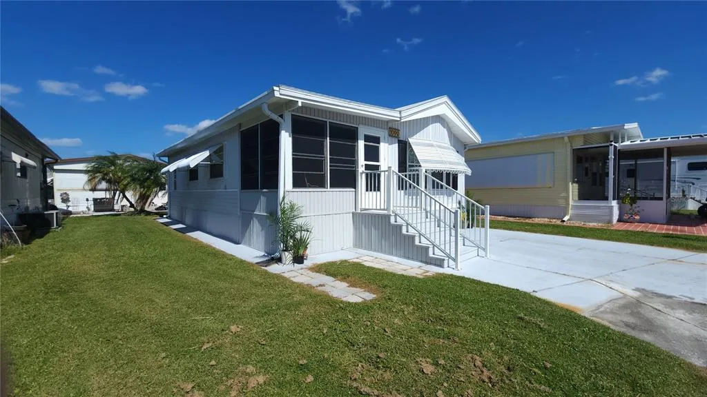 3333 26TH AVENUE E # 1090, BRADENTON, FL 34208
