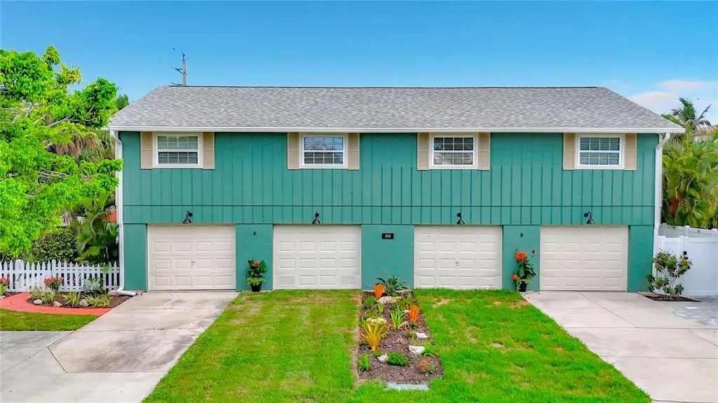 202 PEACOCK LANE # B, HOLMES BEACH, FL 34217